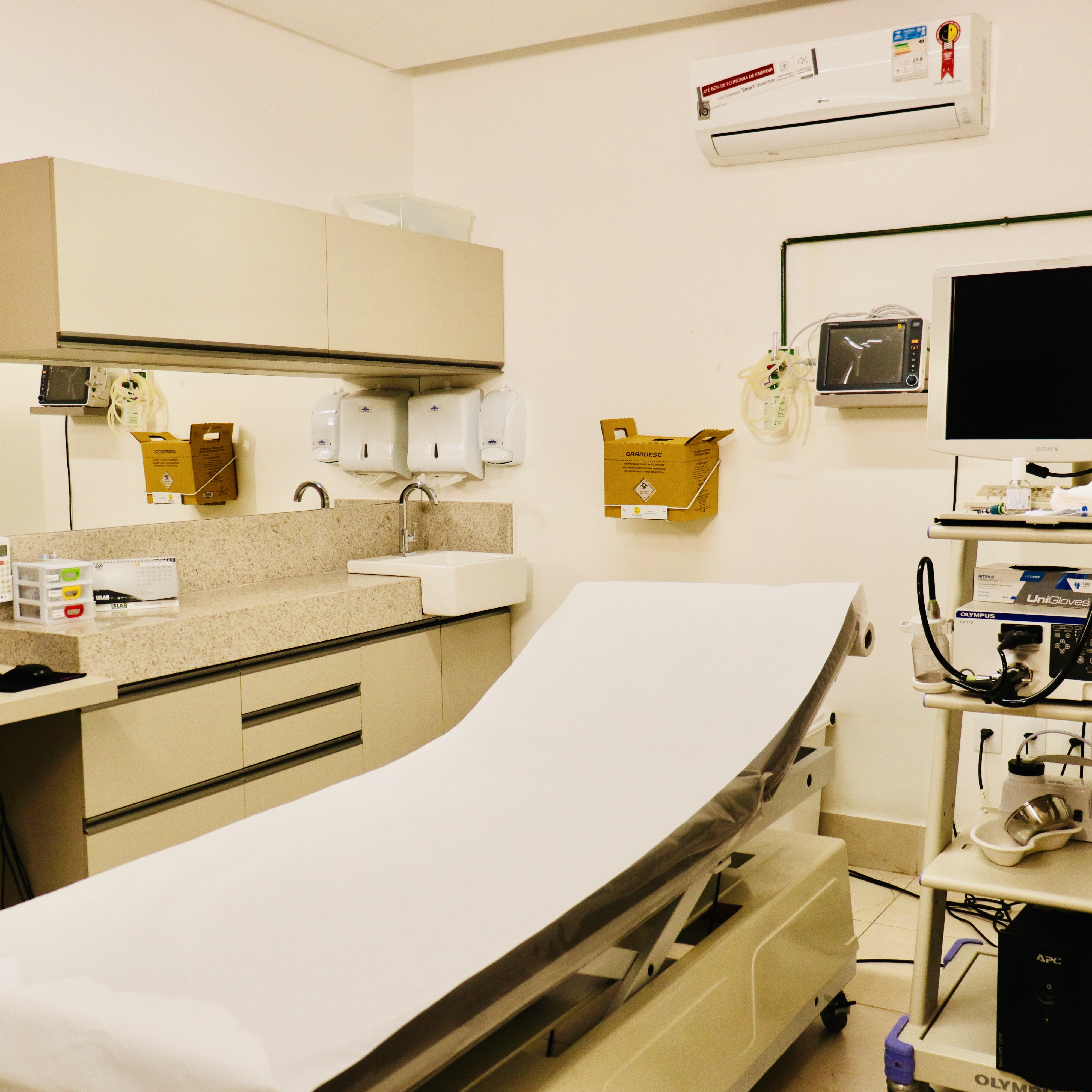 Sala equipada para endoscopia no Instituto Valler.